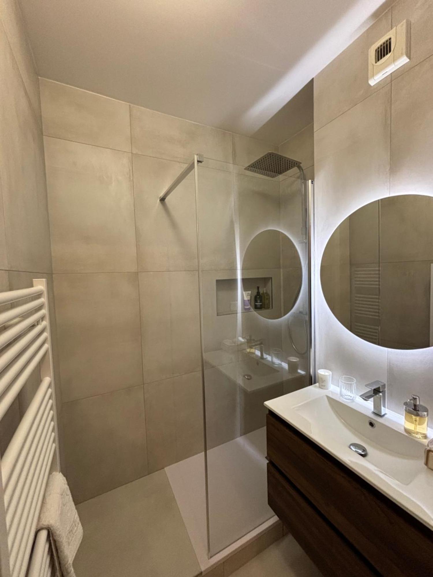 Le Boudoir - 2 Pieces Et Parking Apartment Le Plessis-Robinson Luaran gambar